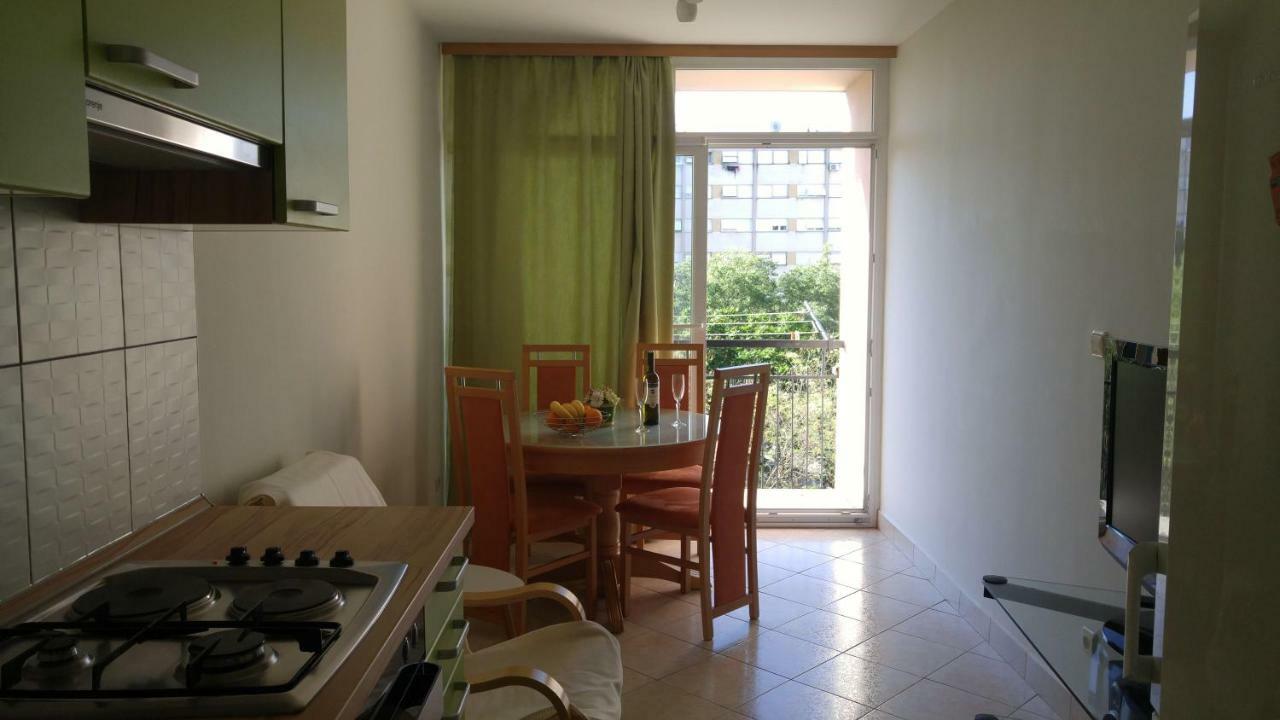 Two Bedroom Apartment Near Beach And Center Split Eksteriør billede
