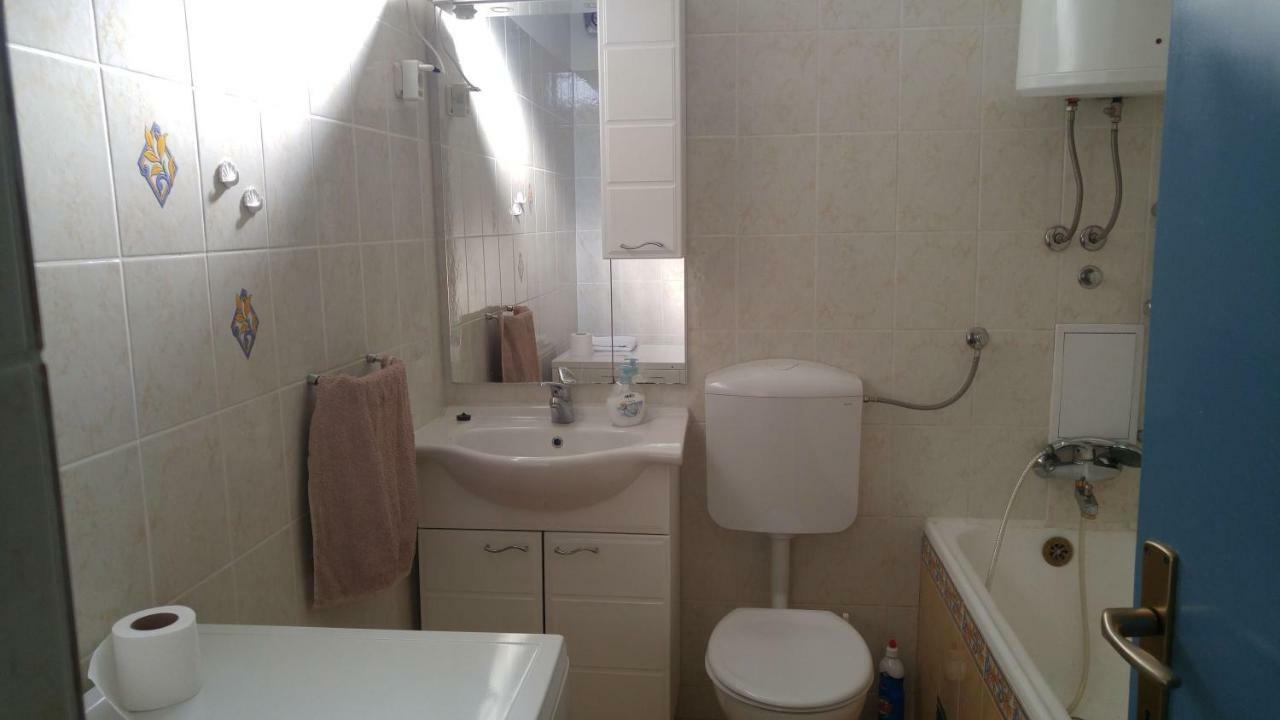 Two Bedroom Apartment Near Beach And Center Split Eksteriør billede