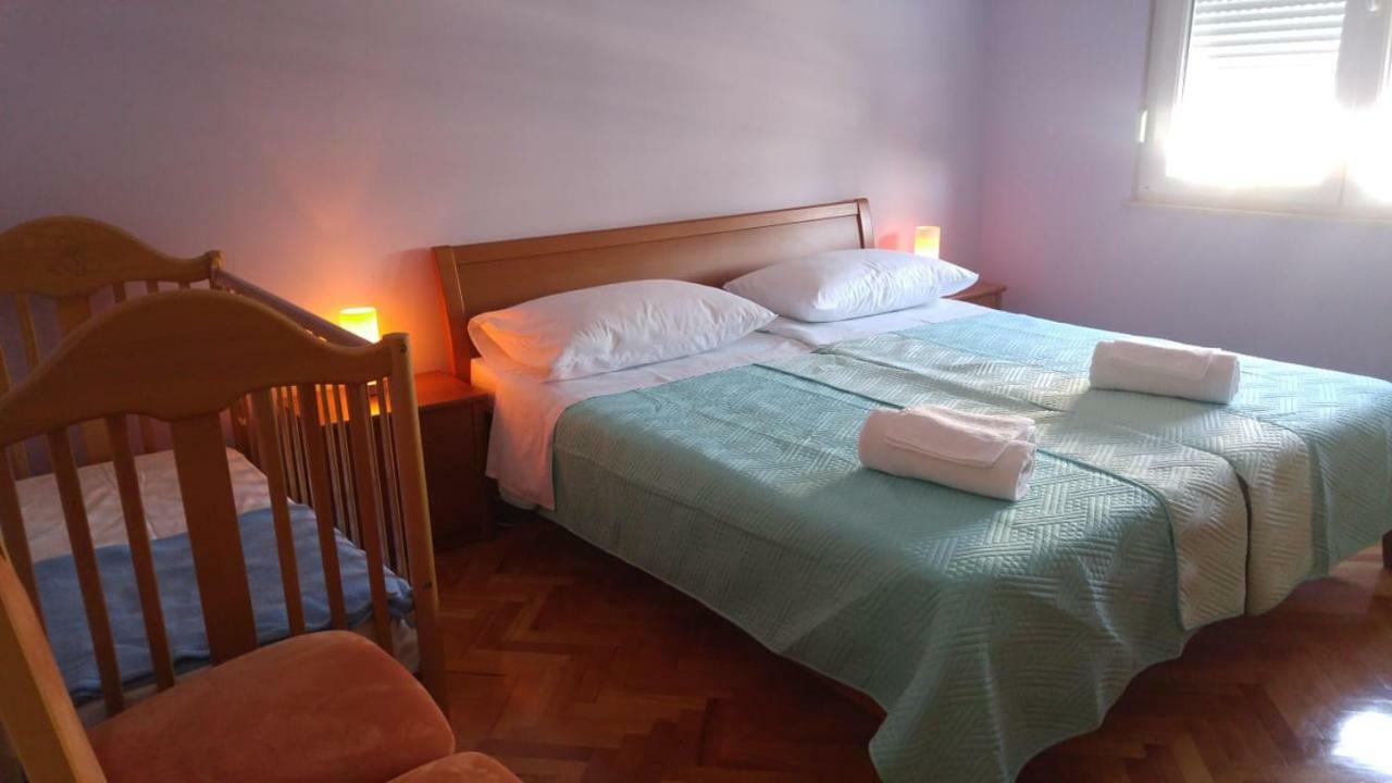Two Bedroom Apartment Near Beach And Center Split Eksteriør billede